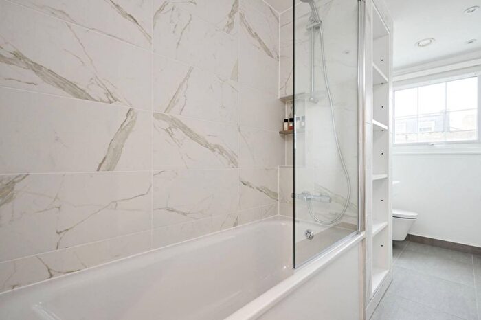 1 Bedroom Flat To Rent In Inverness Mews, Queensway, London, W2