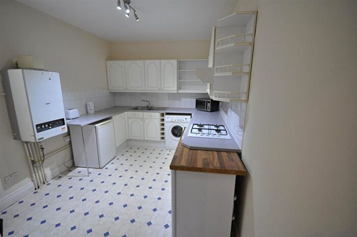 1 Bedroom Flat To Rent In Clarence Square, Cheltenham, GL50