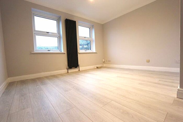 2 Bedroom House To Rent In Clarence Road, Forest Gate, E12