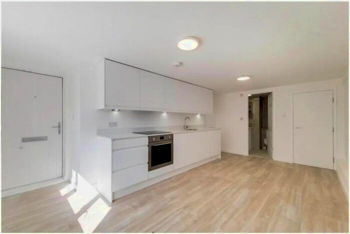 Studio To Rent In Finchley Road, London, NW11