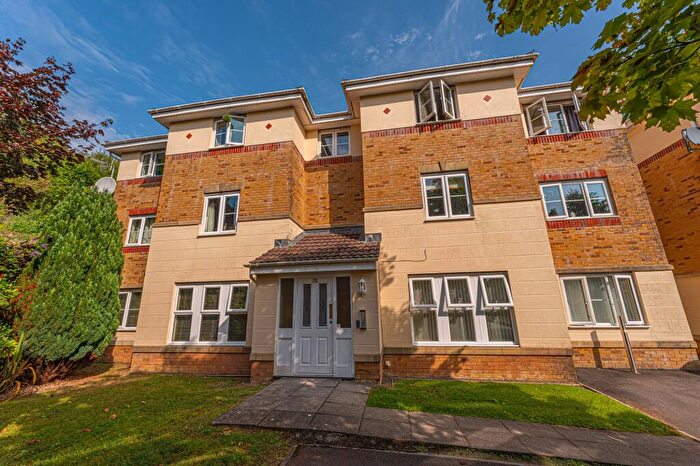 2 Bedroom Flat For Sale In Coed Celynen Drive, Abercarn, NP11