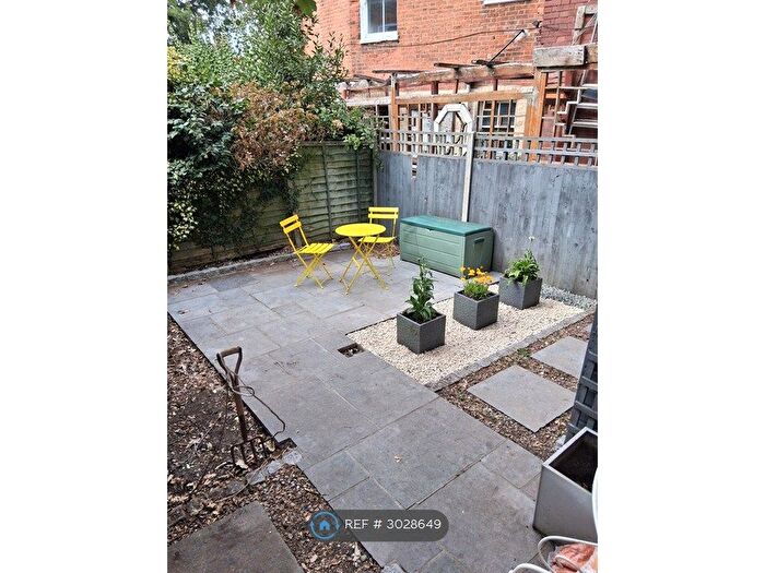 2 Bedroom Flat To Rent In Lambeth, London, SW12
