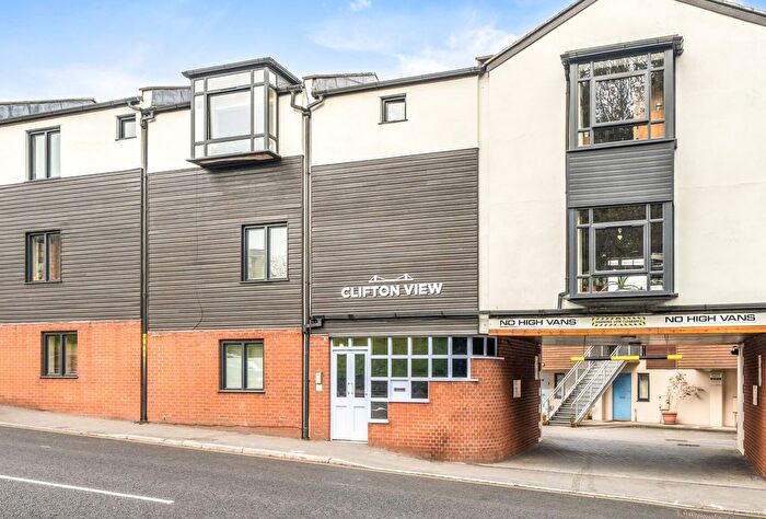 2 Bedroom Maisonette For Sale In Bedminster Down Road, Bristol, Somerset, BS13