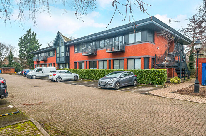 1 Bedroom Flat For Sale In Weyside Park, Catteshall Lane, Godalming, Surrey, GU7