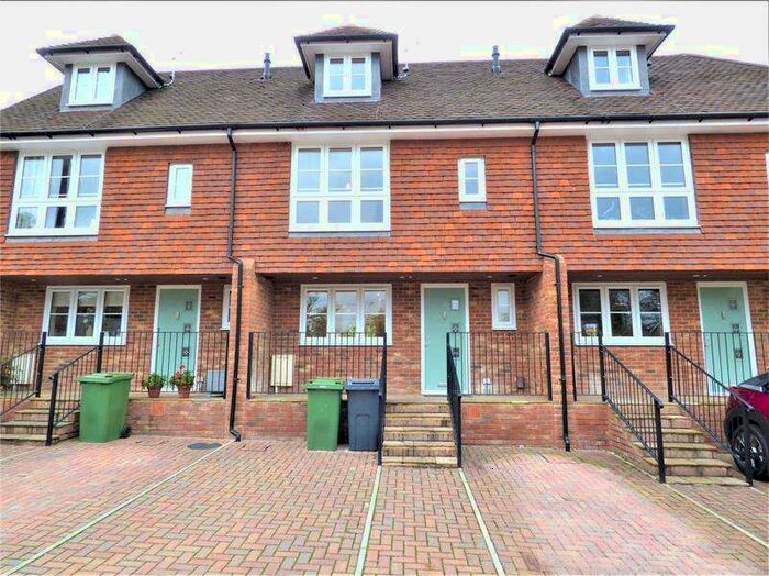 3 Bedroom Terraced House To Rent In Station Road, Liss, GU33