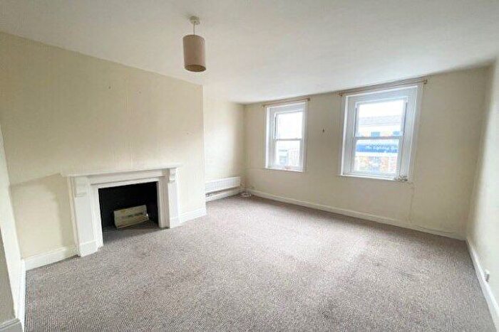 2 Bedroom Maisonette To Rent In East Reach, Taunton, TA1