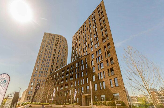 2 Bedroom Flat For Sale In Roosevelt Tower, , Canary Wharf, London, E14