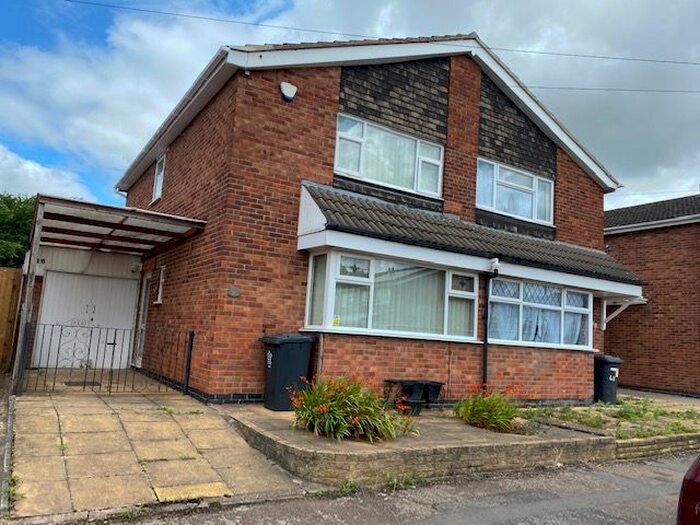 3 Bedroom Semi-Detached House To Rent In Stancliff Road, Leicester, LE4