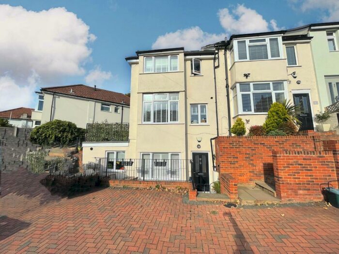 3 Bedroom Apartment To Rent In Lawn Lane, Hemel Hempstead, Hertfordshire, HP3