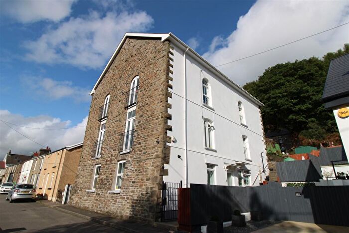 3 Bedroom Town House To Rent In Chapel Street, Deri, Bargoed, CF81