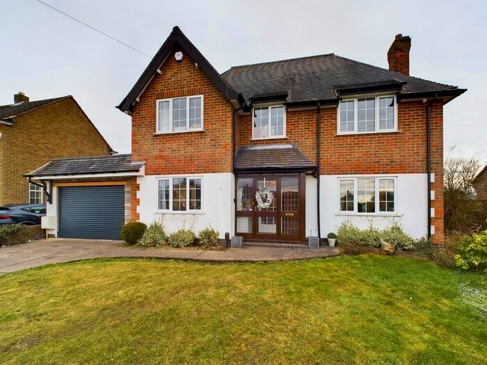 3 Bedroom Property To Rent In Johns Close, Burbage, Hinckley, LE10