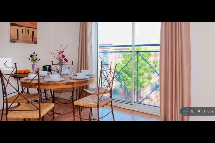 3 Bedroom Flat To Rent In Stretford Road, Manchester, M15