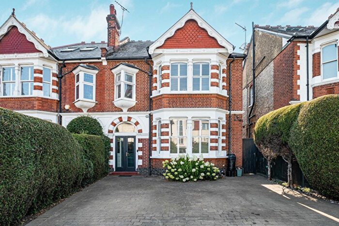 5 Bedroom Semi Detached House For Sale In Twyford Avenue, Acton, W3