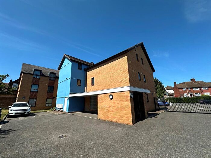 1 Bedroom Flat To Rent In - Gammons Lane, Watford, WD24