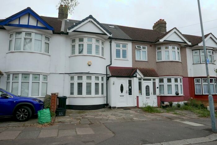 4 Bedroom Terraced House To Rent In Selwyn Avenue, Ilford, London, IG3