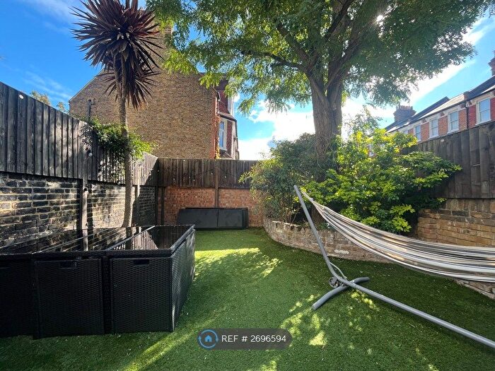 2 Bedroom Semi Detached House To Rent In Durand Gardens, London, SW9