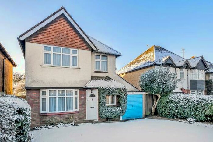 4 Bedroom Detached House To Rent In Tring Road, Aylesbury, HP20