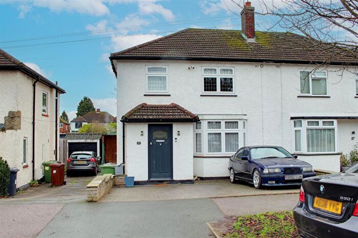 3 Bedroom Semi-Detached House For Sale In Windmore Avenue, Potters Bar, EN6