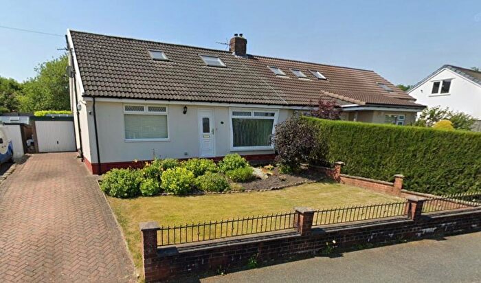 3 Bedroom Semi Detached House To Rent In Broadley Grove, Halifax, HX2