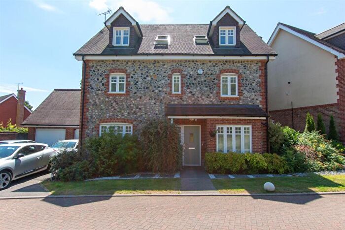 5 Bedroom House To Rent In St. Pauls On The Green, Haywards Heath, RH16