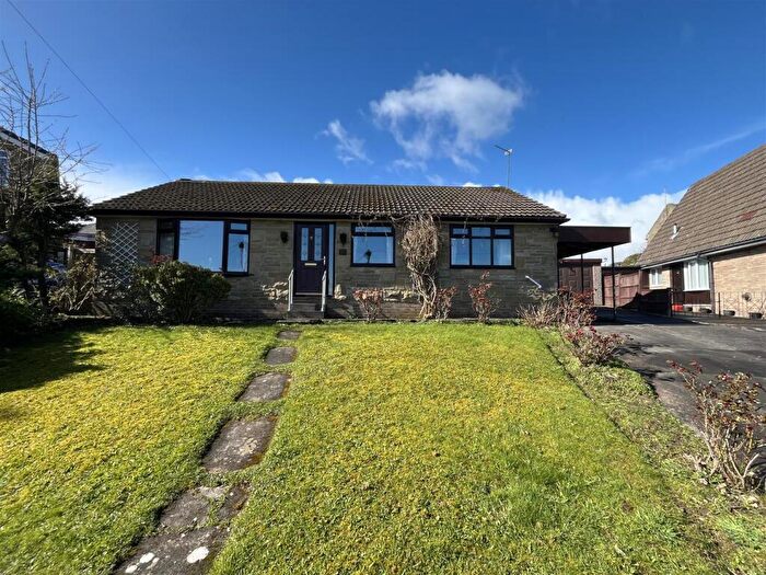 3 Bedroom Detached Bungalow For Sale In Langdale Avenue, Wyke, Bradford, BD12
