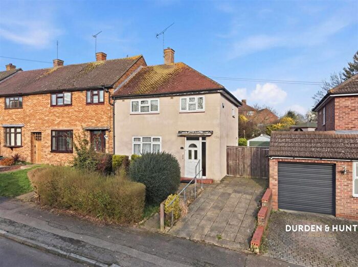 3 Bedroom Semi Detached House For Sale In Deepdene Road, Loughton, IG10