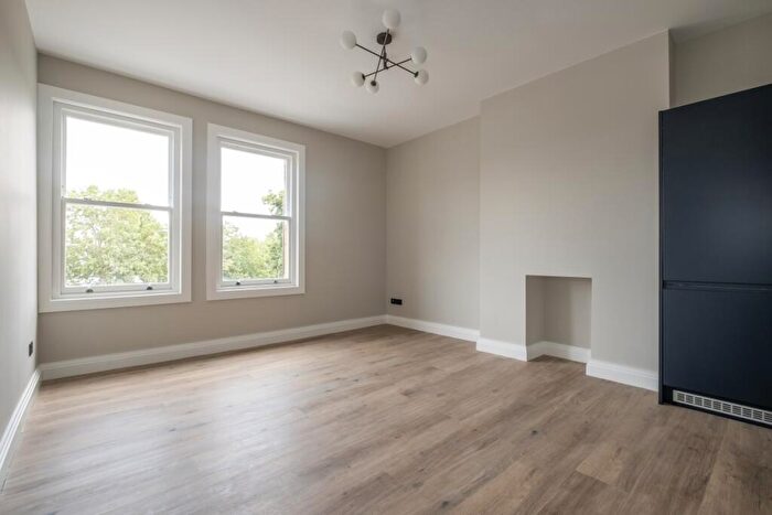 2 Bedroom Flat To Rent In Elm Grove Road London, SW13