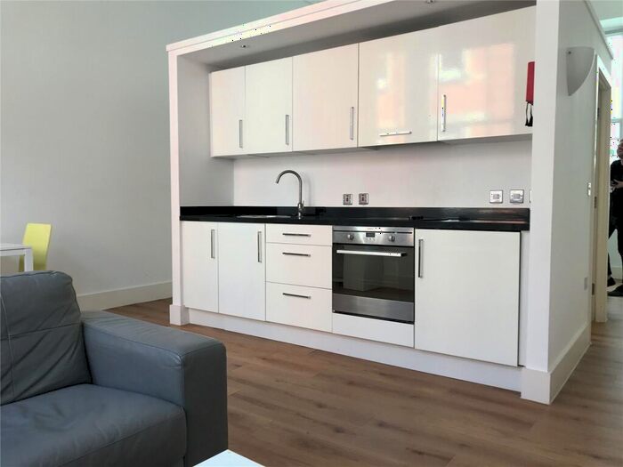 Flat To Rent In Town Hall, Bexley Square, Salford, Manchester, M3