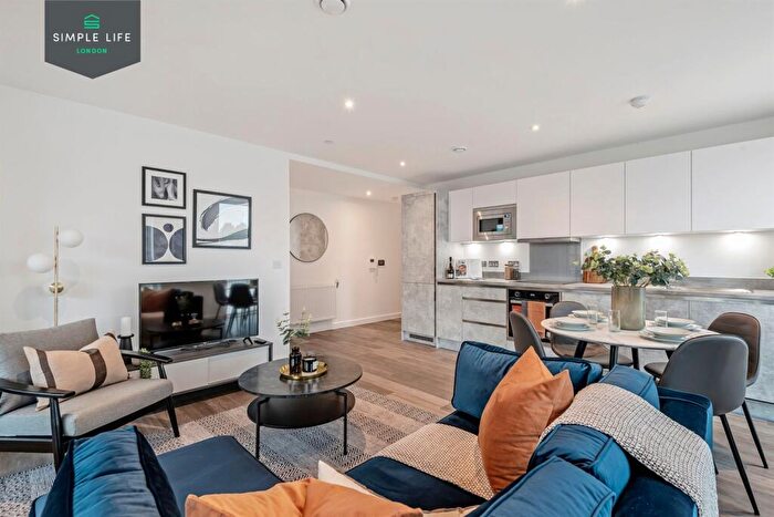 2 Bedroom Flat To Rent In Bed, Ground Floor, Barchetta, Endura House In Beam Park, RM13