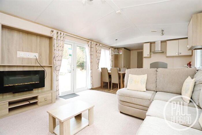 3 Bedroom Chalet For Sale In Oakdale, Tingdene, North Denes Holiday Park, NR32