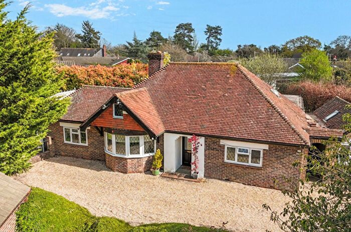 4 Bedroom Detached Bungalow For Sale In Fontwell Avenue, Eastergate, PO20