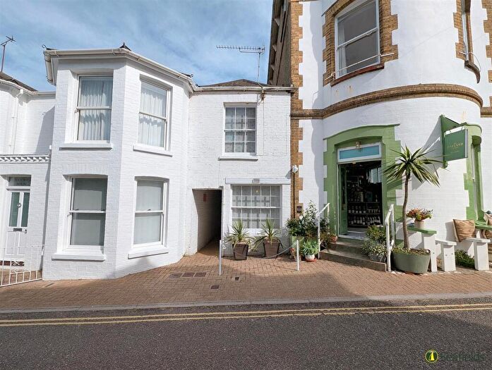 2 Bedroom House For Sale In High Street, Seaview, PO34