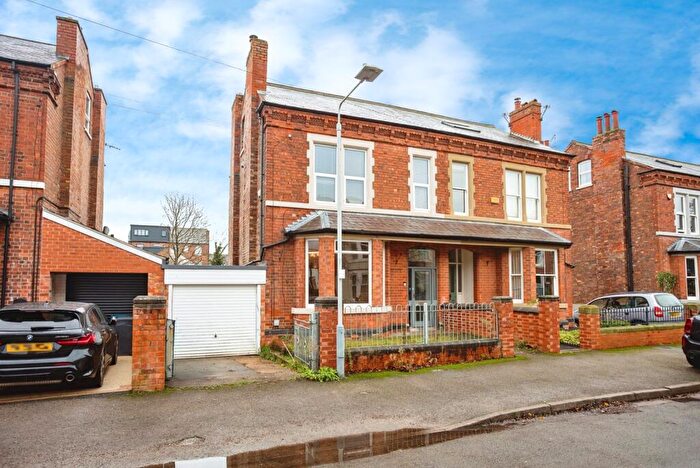 5 Bedroom Semi Detached House For Sale In Henry Road, West Bridgford, Nottingham, Nottinghamshire, NG2