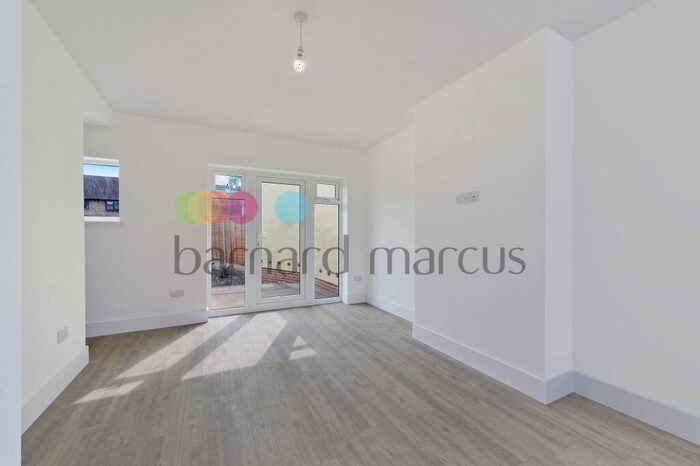 3 Bedroom House To Rent In Purley Way, Croydon, CR0