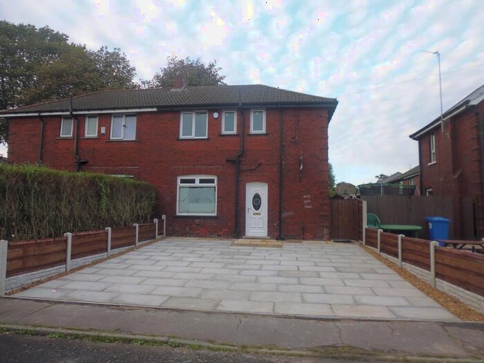 3 Bedroom Semi-Detached House To Rent In Nantwich Avenue, Syke, OL12