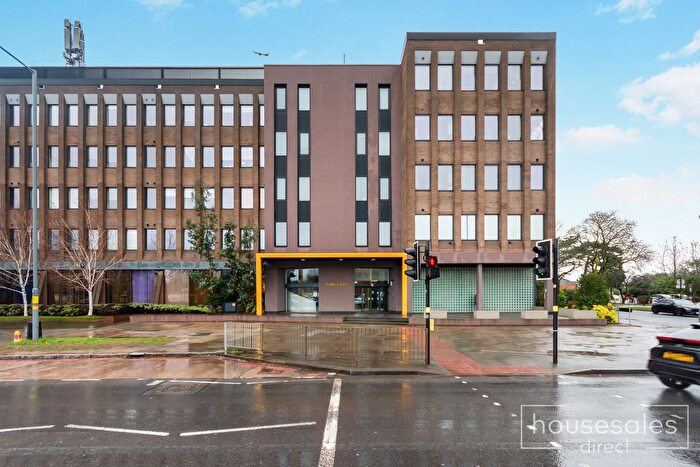 2 Bedroom Flat For Sale In Park Gate At Lyndon Place, Birmingham, B26