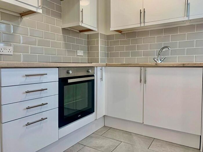 2 Bedroom Maisonette To Rent In Bertrand Way, SE28