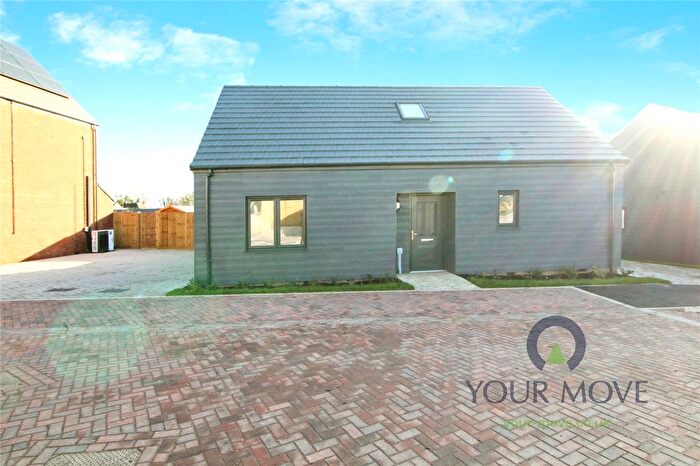 2 Bedroom Bungalow For Sale In Northwood End Road, Haynes, Bedford, Bedfordshire, MK45