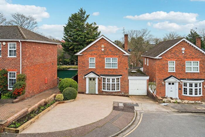 3 Bedroom Detached House For Sale In Greenheys Close, Northwood, HA6