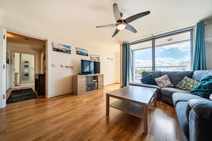 2 Bedroom Apartment For Sale In Little Thames Walk, London, SE8