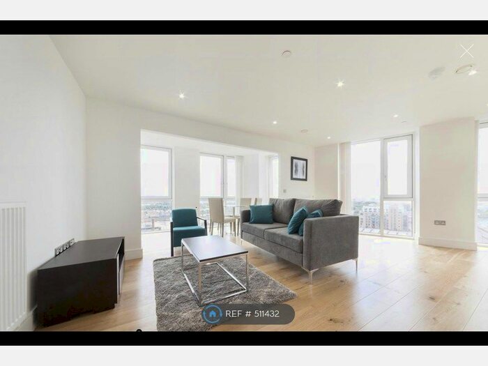 3 Bedroom Flat To Rent In High Street, London, E15