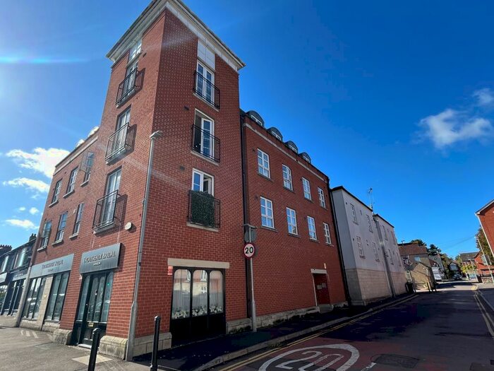 2 Bedroom Apartment To Rent In Old Town, SN1