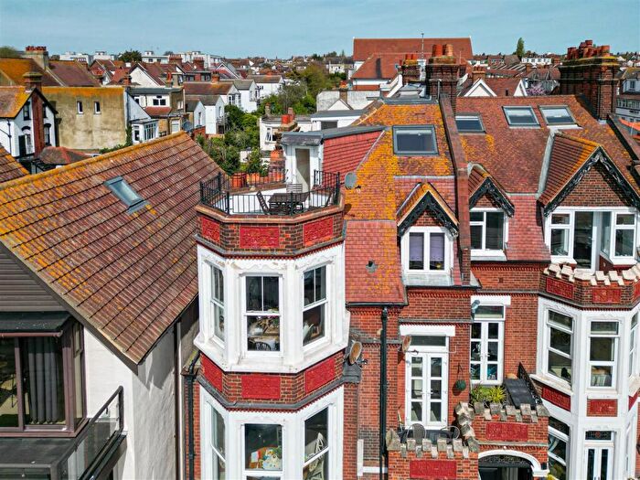 2 Bedroom Penthouse To Rent In The Leas, Chalkwell, SS0