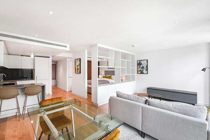 Apartment To Rent In Landmark Pinnacle, Marsh Wall, E14