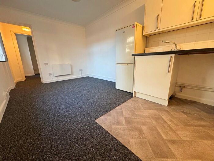 2 Bedroom Flat To Rent In Cardiff Grove, Luton, Bedfordshire, LU1