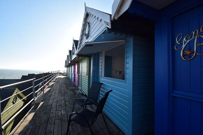 Chalet For Sale In Southcliff Nd Row Beach Hut, CO14