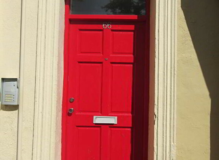 4 Bedroom 2nd Floor Apartments To Rent In Great Apartment, C Rugby Avenue, Belfast, BT7