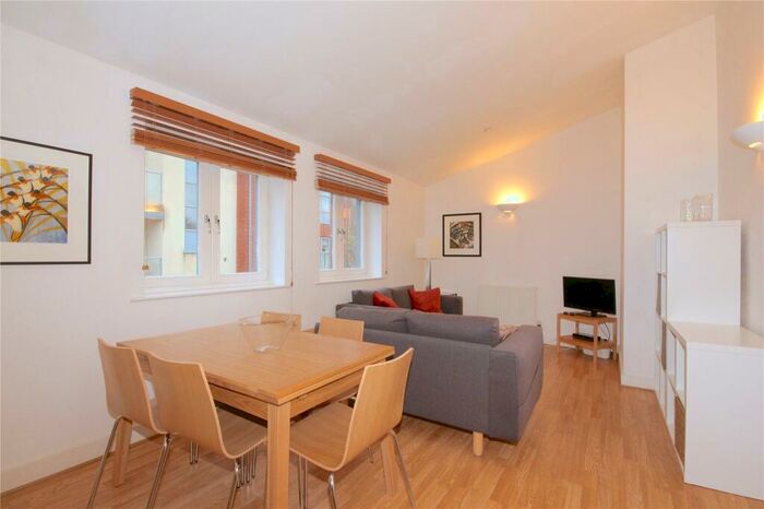 2 Bedroom Apartment To Rent In St. Clements Street, East Oxford, OX4