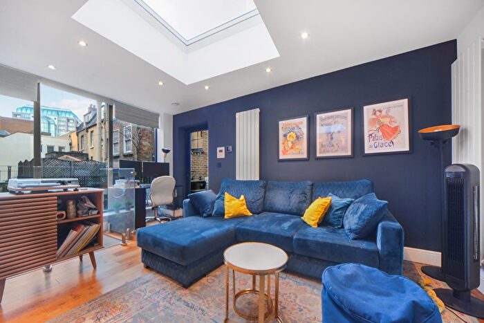 1 Bedroom Flat To Rent In Armoury Court, Artillery Lane, E1