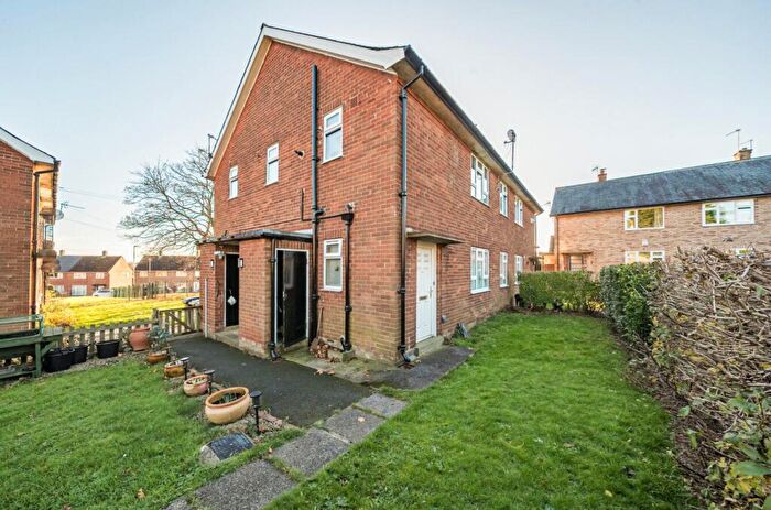 2 Bedroom Flat For Sale In Landseer Road, Leeds, West Yorkshire, LS13